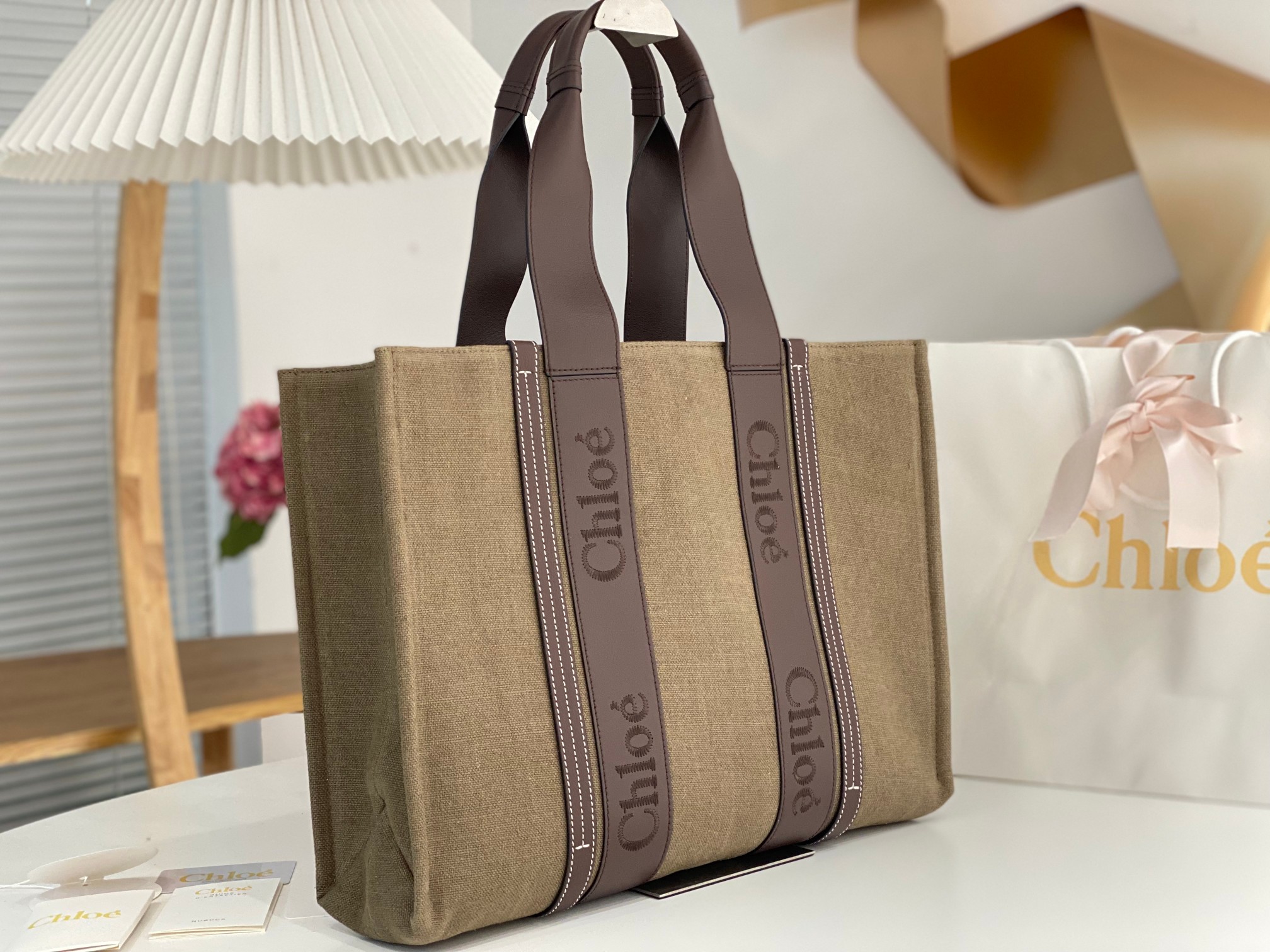 Chloe Large Woody Tote Bag In Linen 